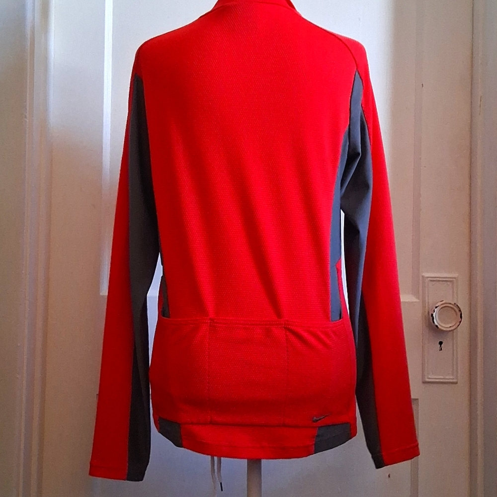 Nike Women's Red and Gray Top - Picture 3 of 4